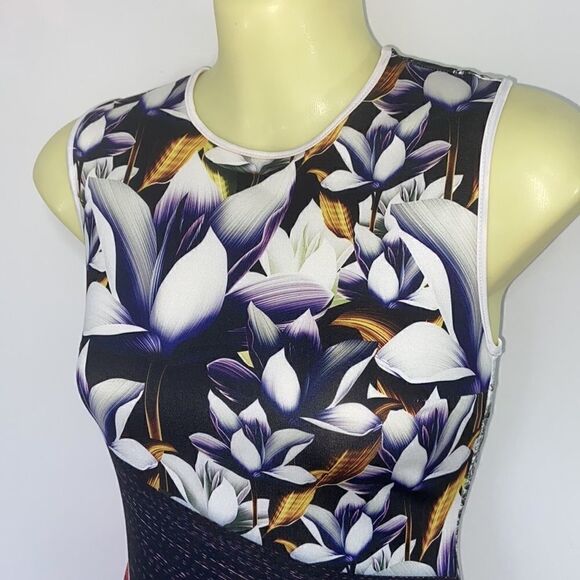 Clover Canyon  Dress White Orchids And Cityscape  Shift Nwot Excellent XS - Picture 2 of 8